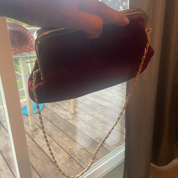 Cute burgundy evening bag. - Picture 6 of 7